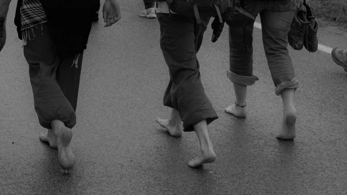 I giovani d’oggi dalle scarpe con i numeri più grandi