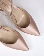 Carica l&#39;immagine nel visualizzatore di Gallery, Gilda in raso nude con cinturino
