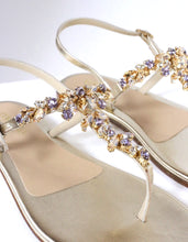 Carica l&#39;immagine nel visualizzatore di Gallery, Sandalo gioiello platino con accessori ambra glicine
