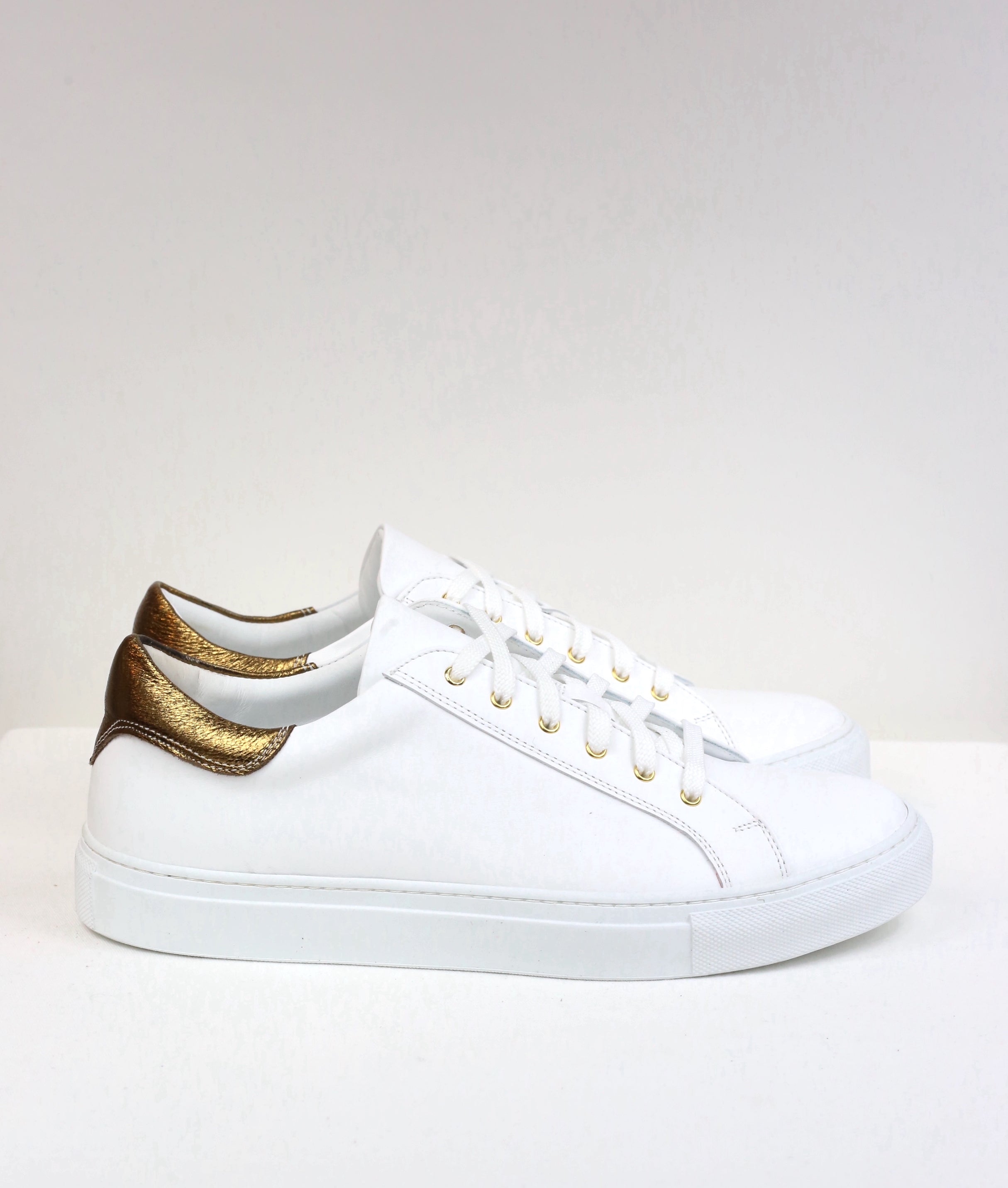 Sneakers Irene dettagli laminati bronzo