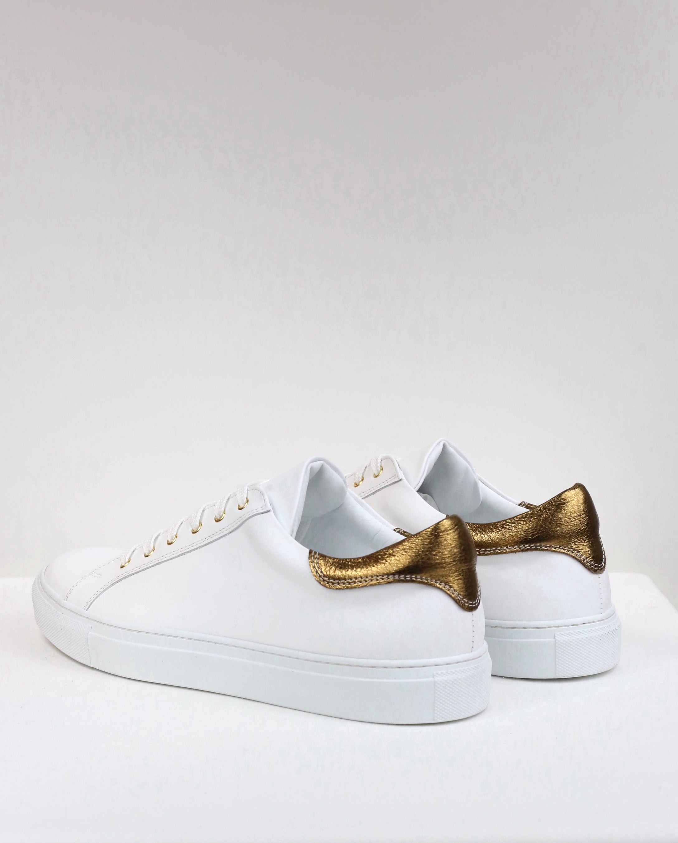 Sneakers Irene dettagli laminati bronzo