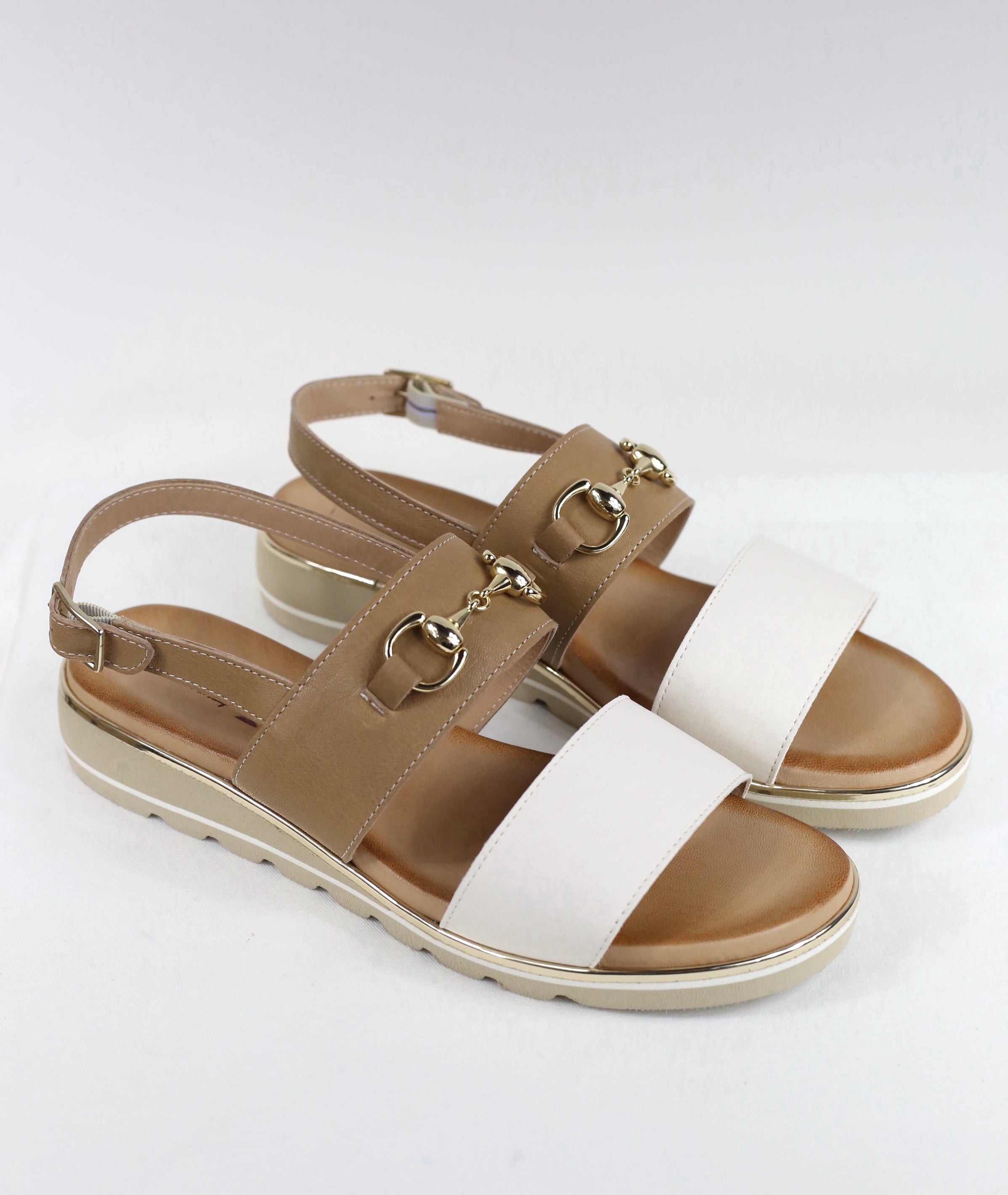 Sandalo Mia beige e bianco