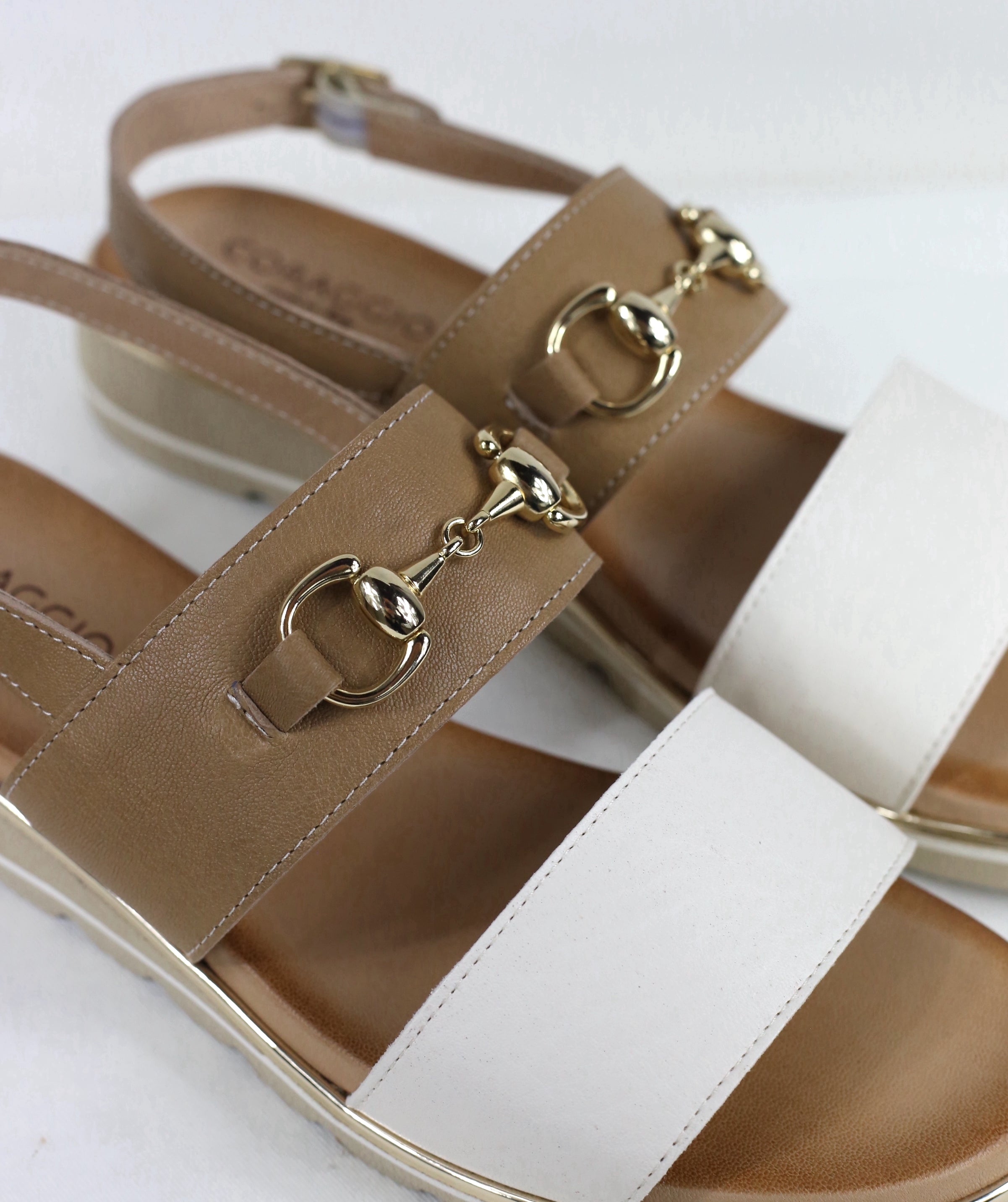 Sandalo Mia beige e bianco