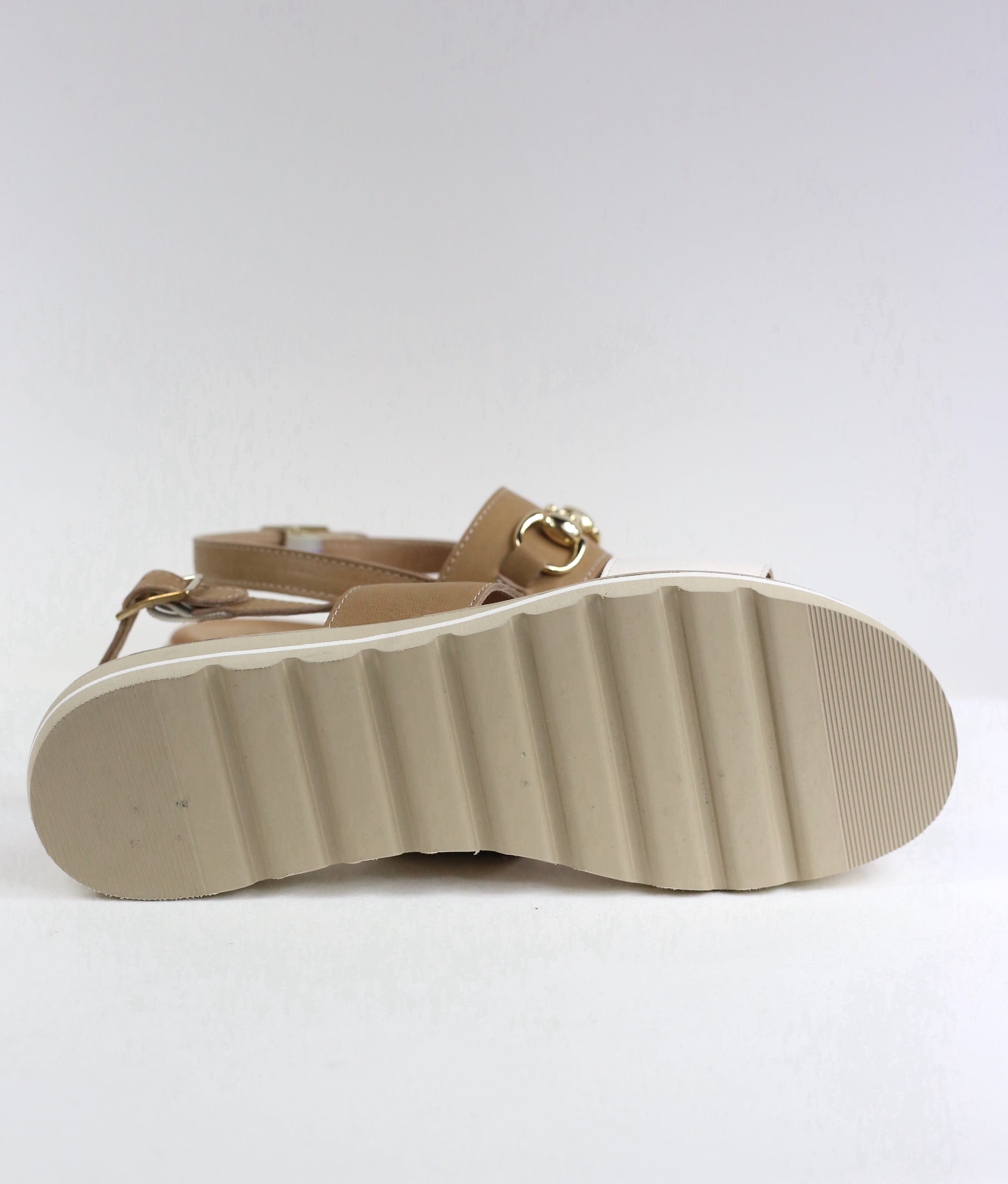 Sandalo Mia beige e bianco