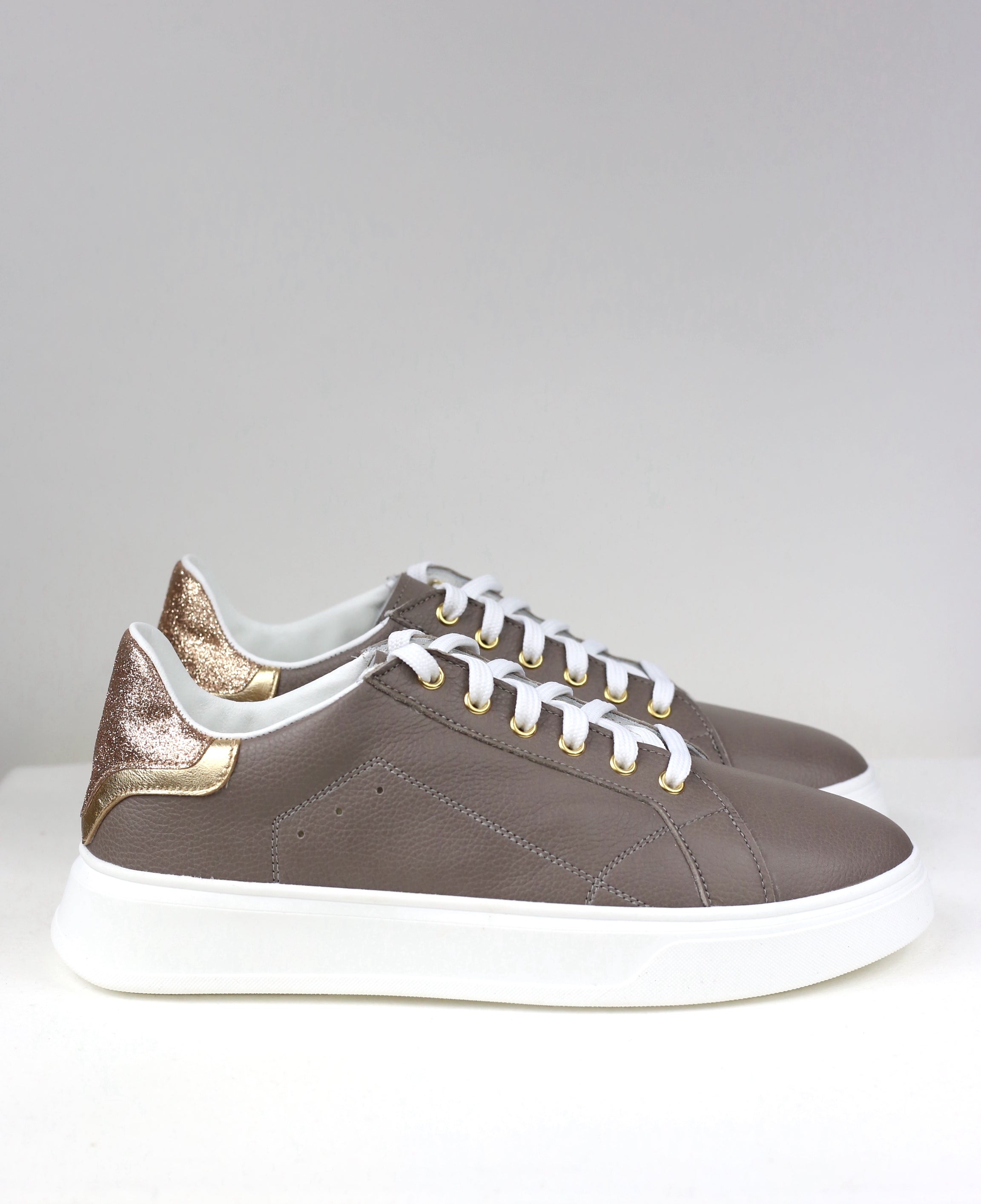 Sneakers Luce tortora / pre-ordine