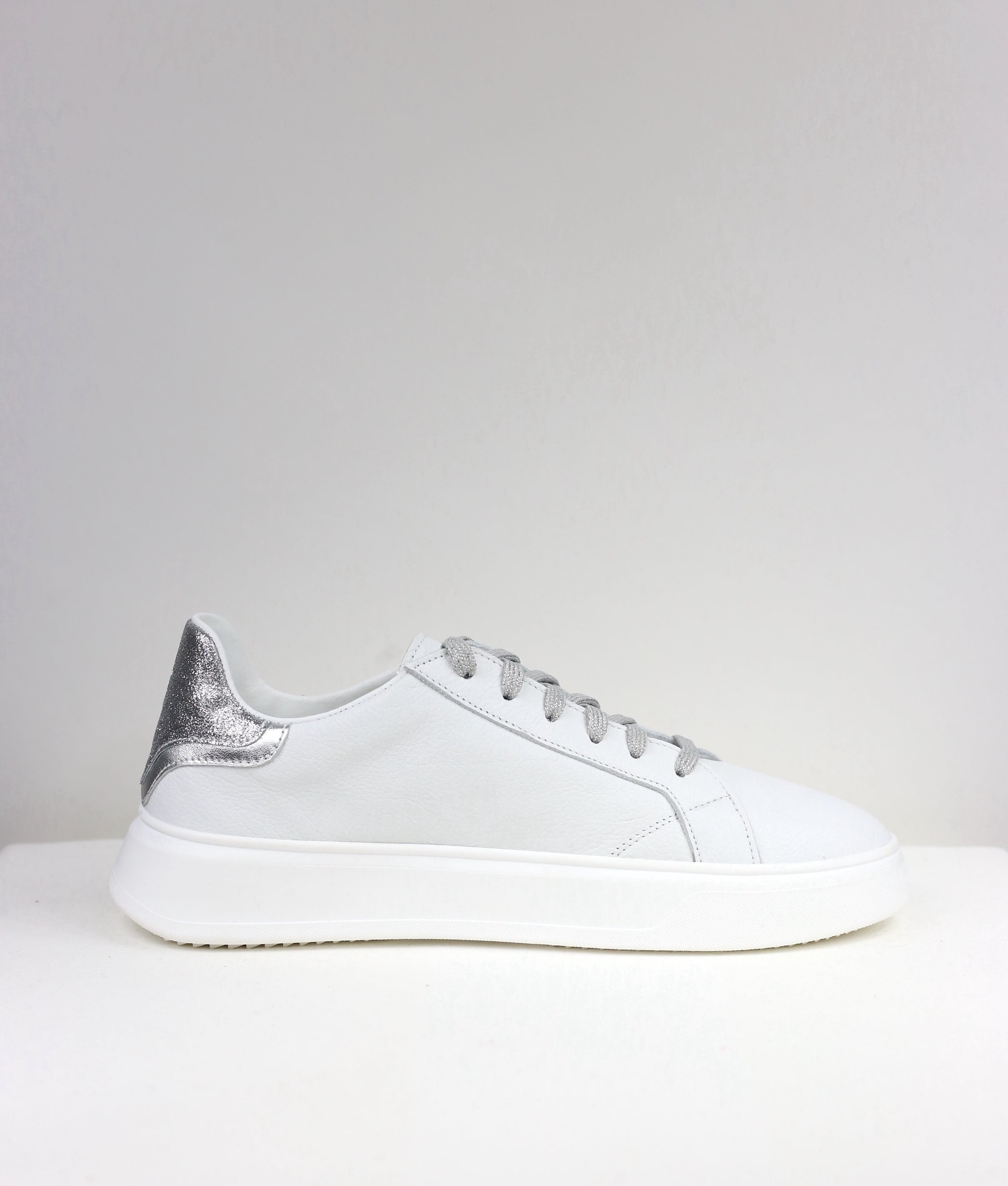 Sneakers Luce argento / pre-ordine