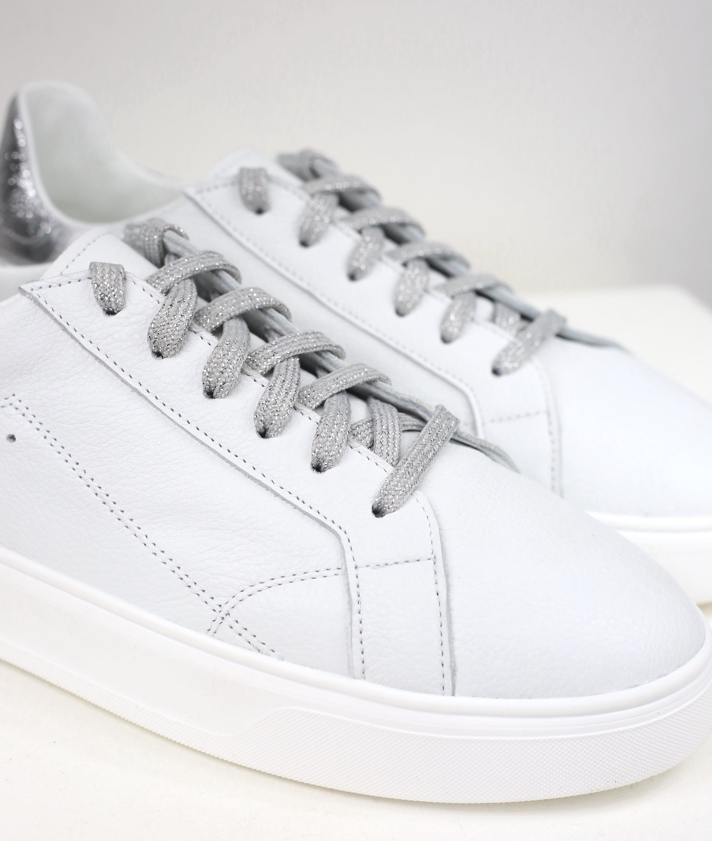 Sneakers Luce argento / pre-ordine