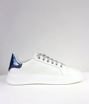 Sneakers Luce blu / pre-ordine