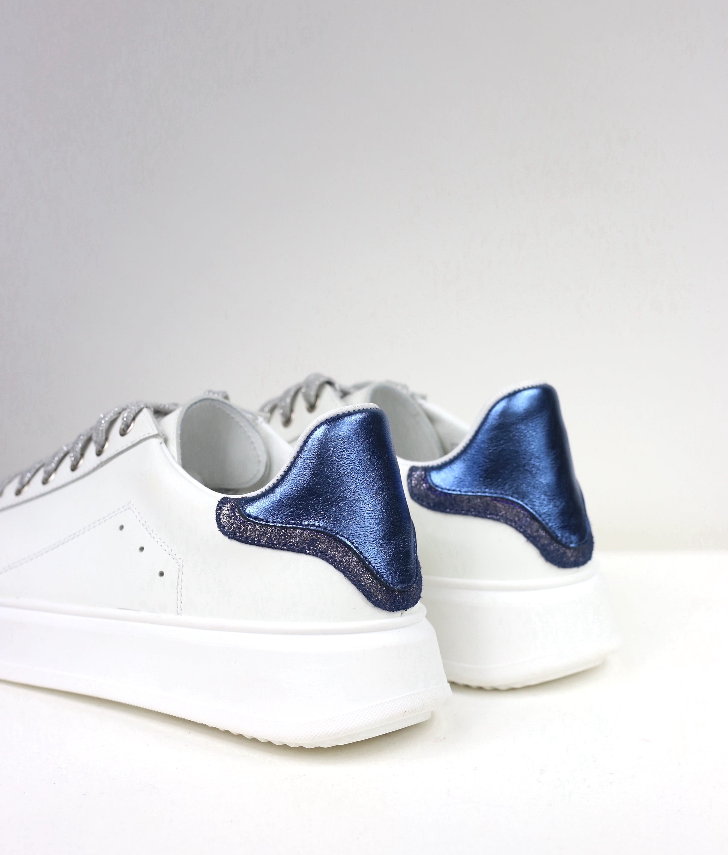 Sneakers Luce blu / pre-ordine