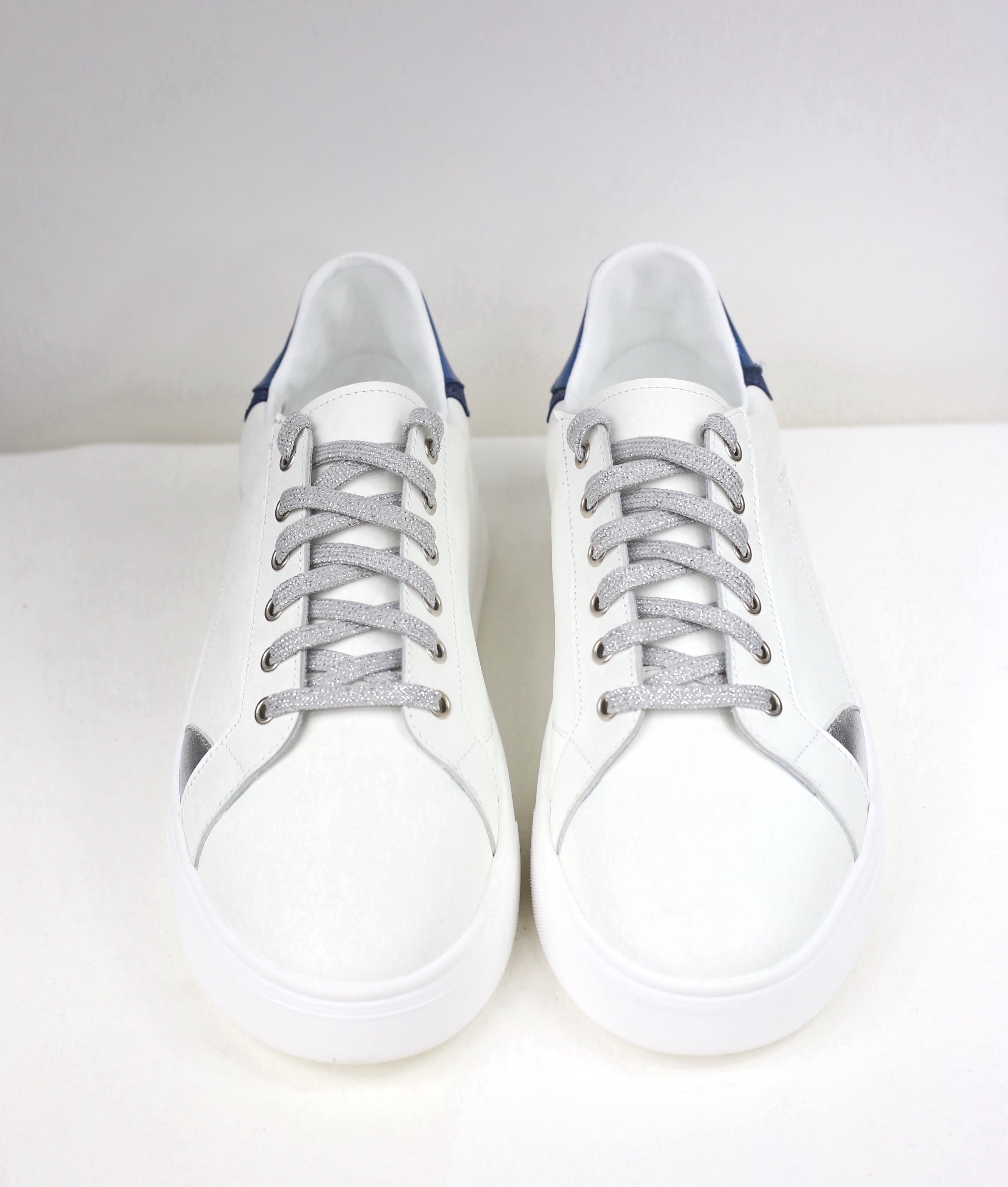 Sneakers Luce blu / pre-ordine
