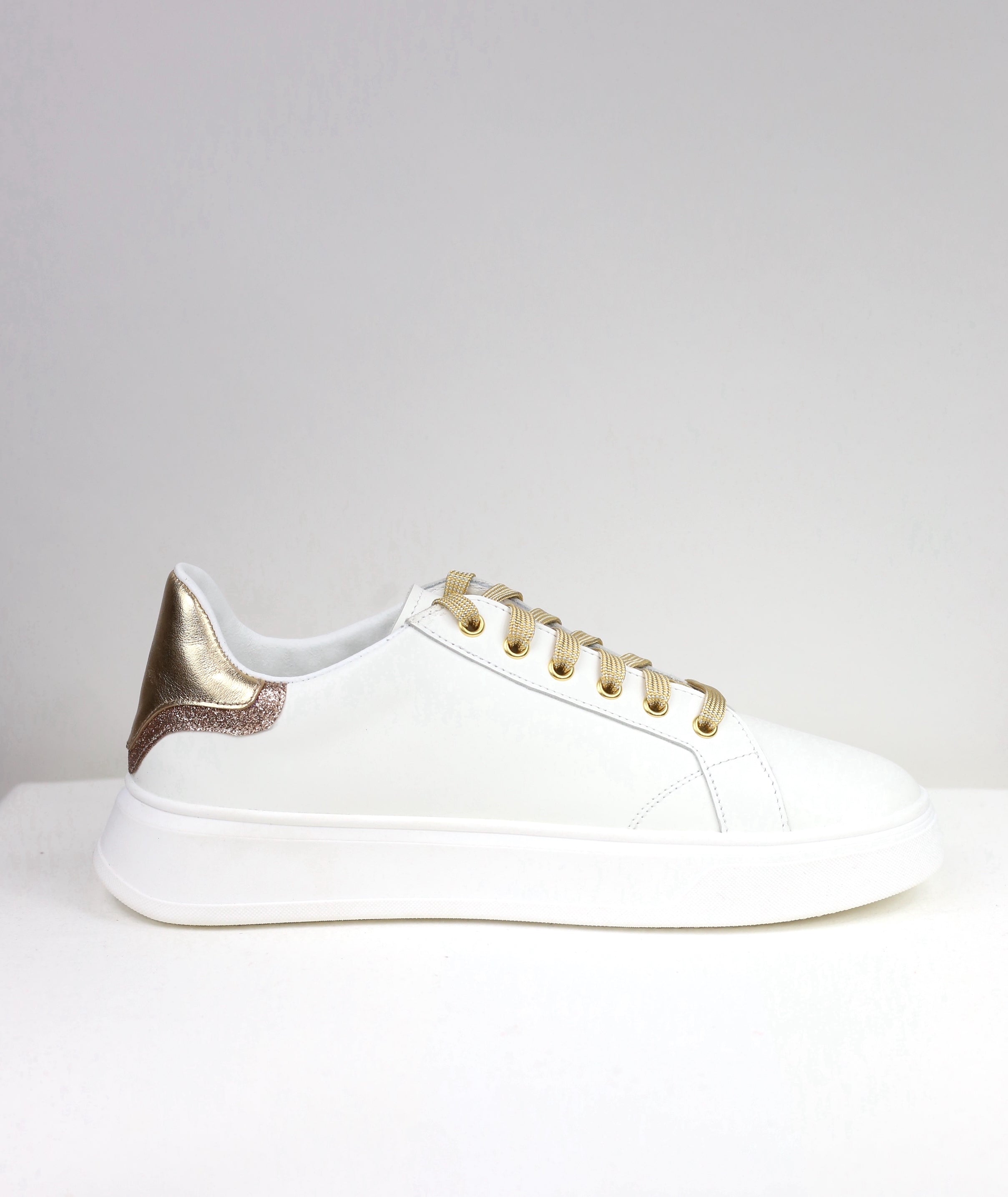 Sneakers Luce platino / pre-ordine