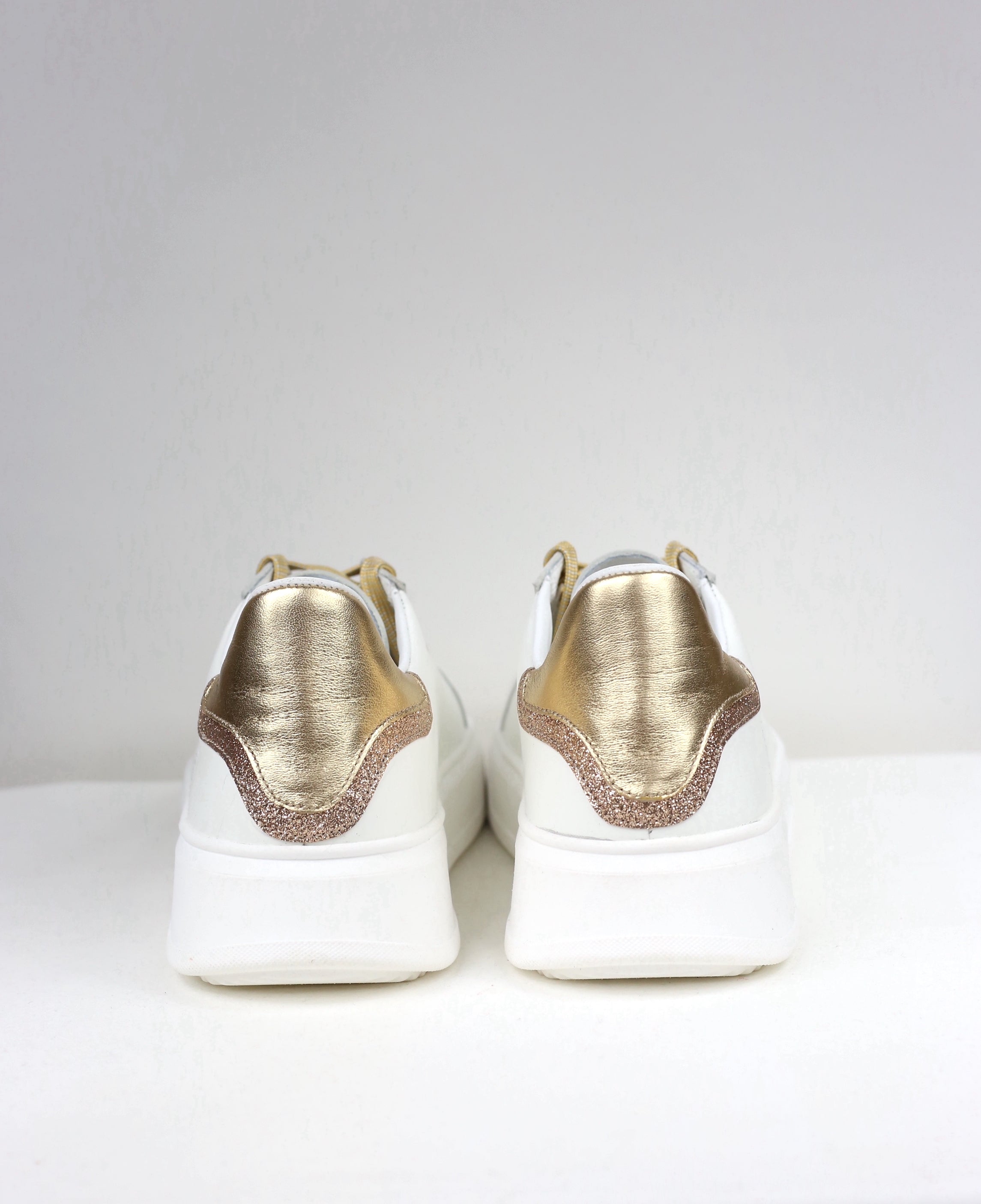 Sneakers Luce platino / pre-ordine
