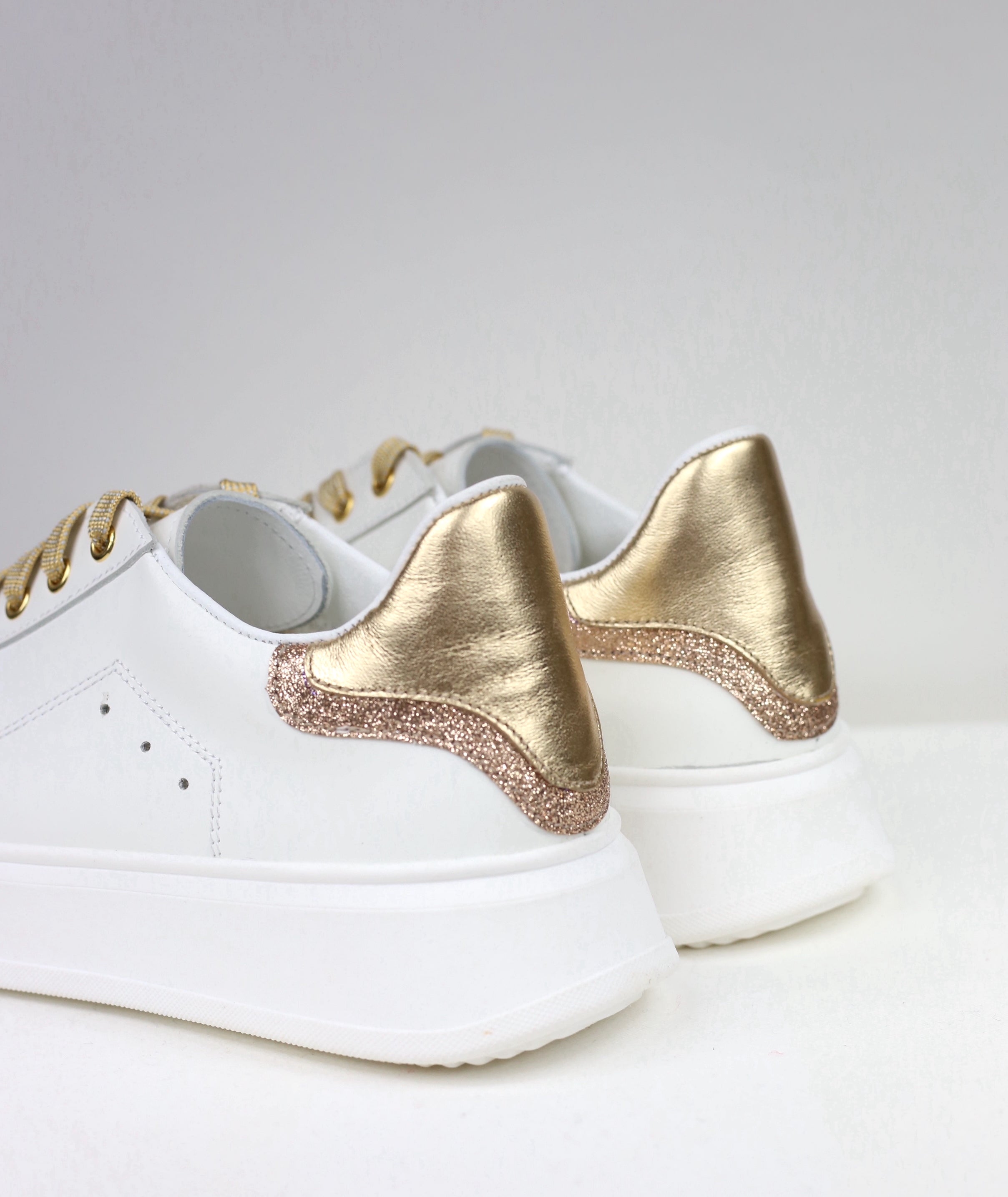 Sneakers Luce platino / pre-ordine