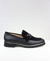 Artura in pelle nera