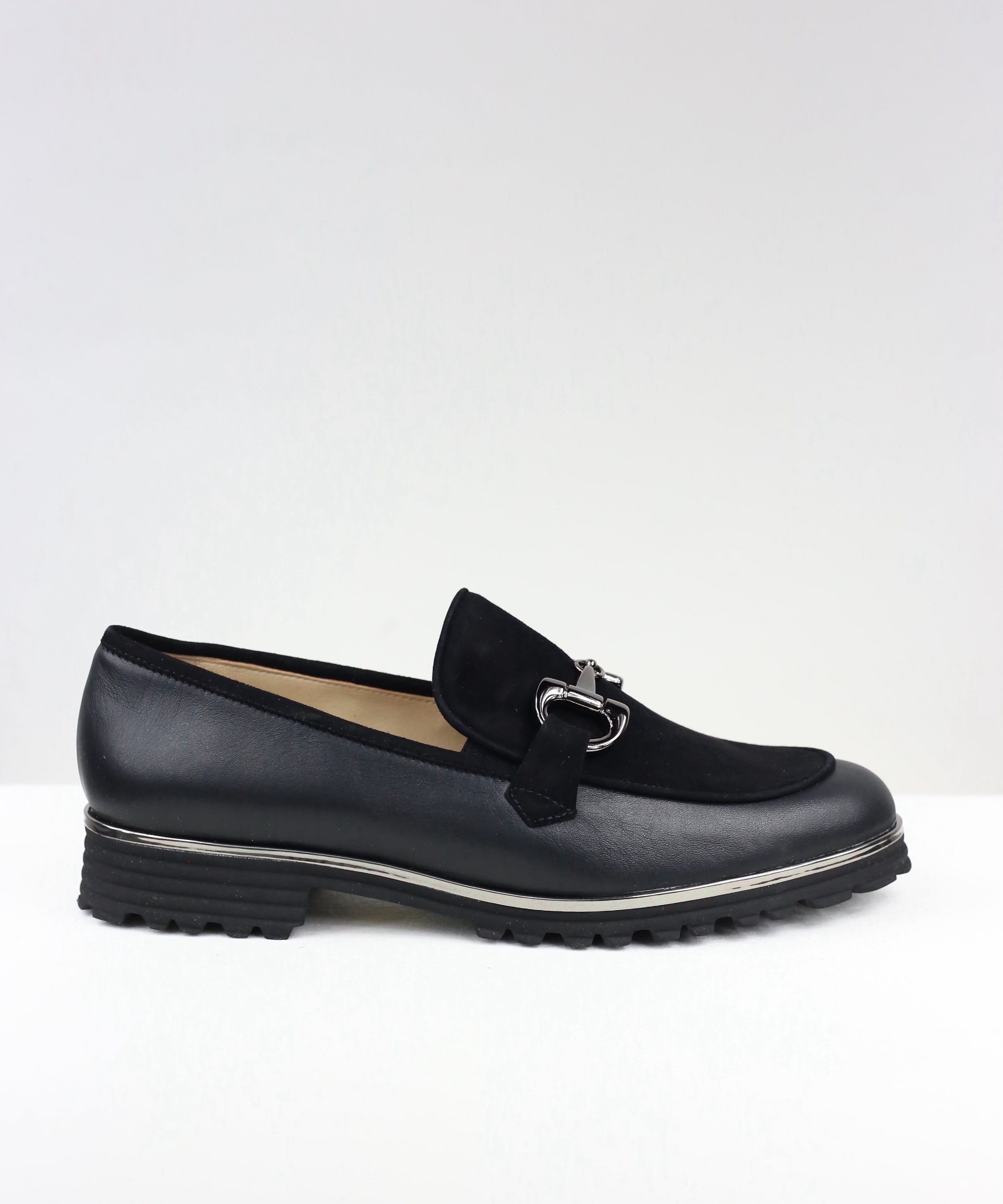 Artura in pelle nera