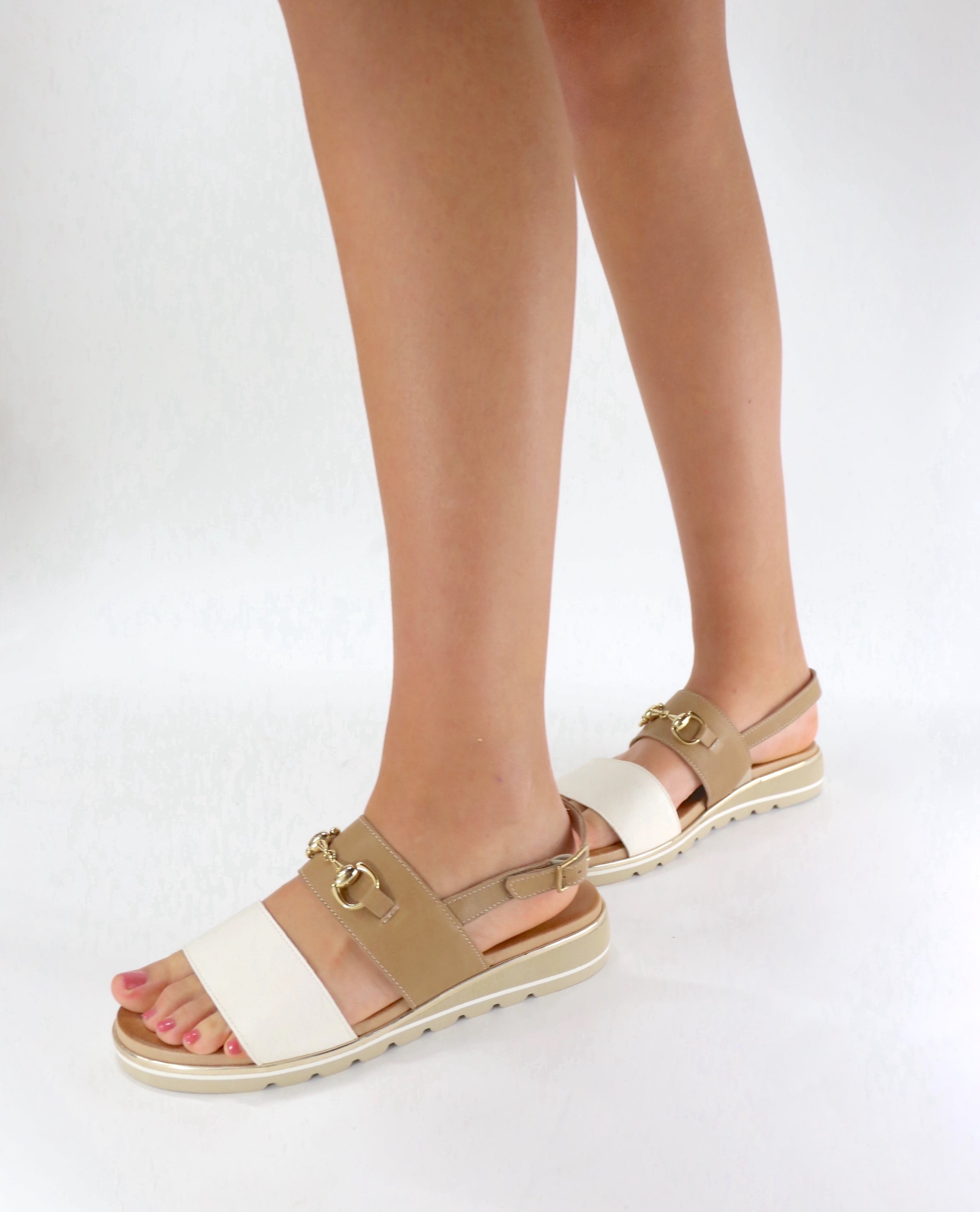 Sandalo Mia beige e bianco
