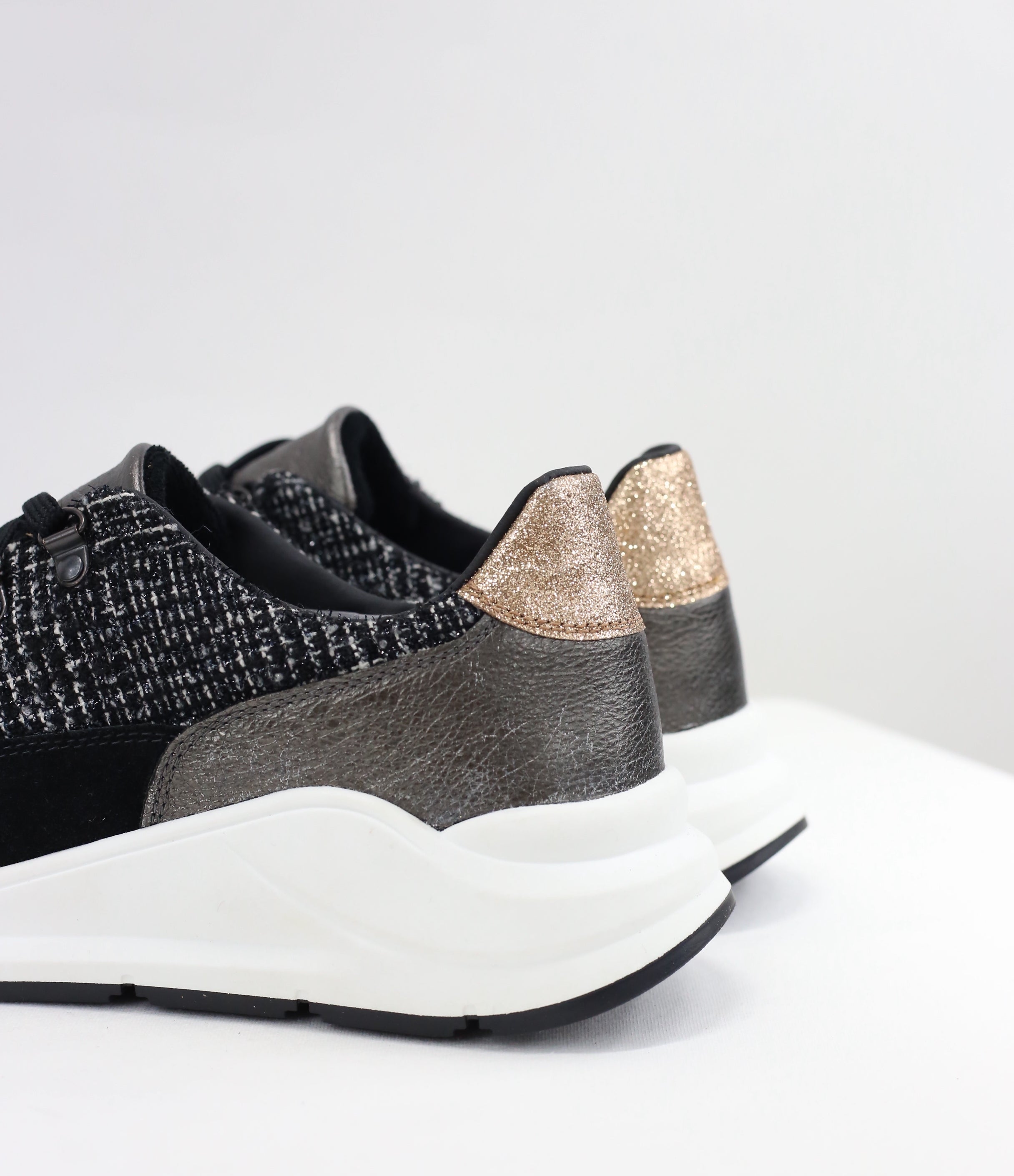 Sneakers Luce queen scure / Pre-ordine