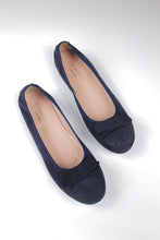 Carica l&#39;immagine nel visualizzatore di Gallery, Ballerina in camoscio blu - ultimi 42 e 43
