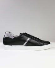 Sneakers nere con dettagli argento