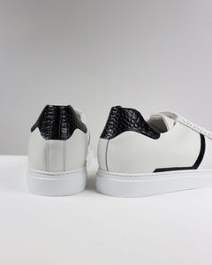 Sneakers in pelle bianche con dettagli - ultimo 44