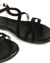 Roma in camoscio nero