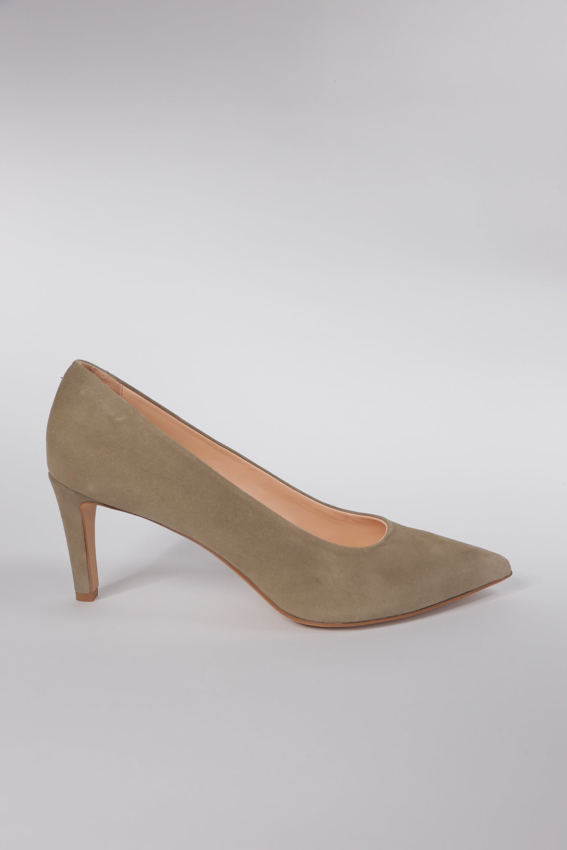 Décolleté Lorena in camoscio color tortora