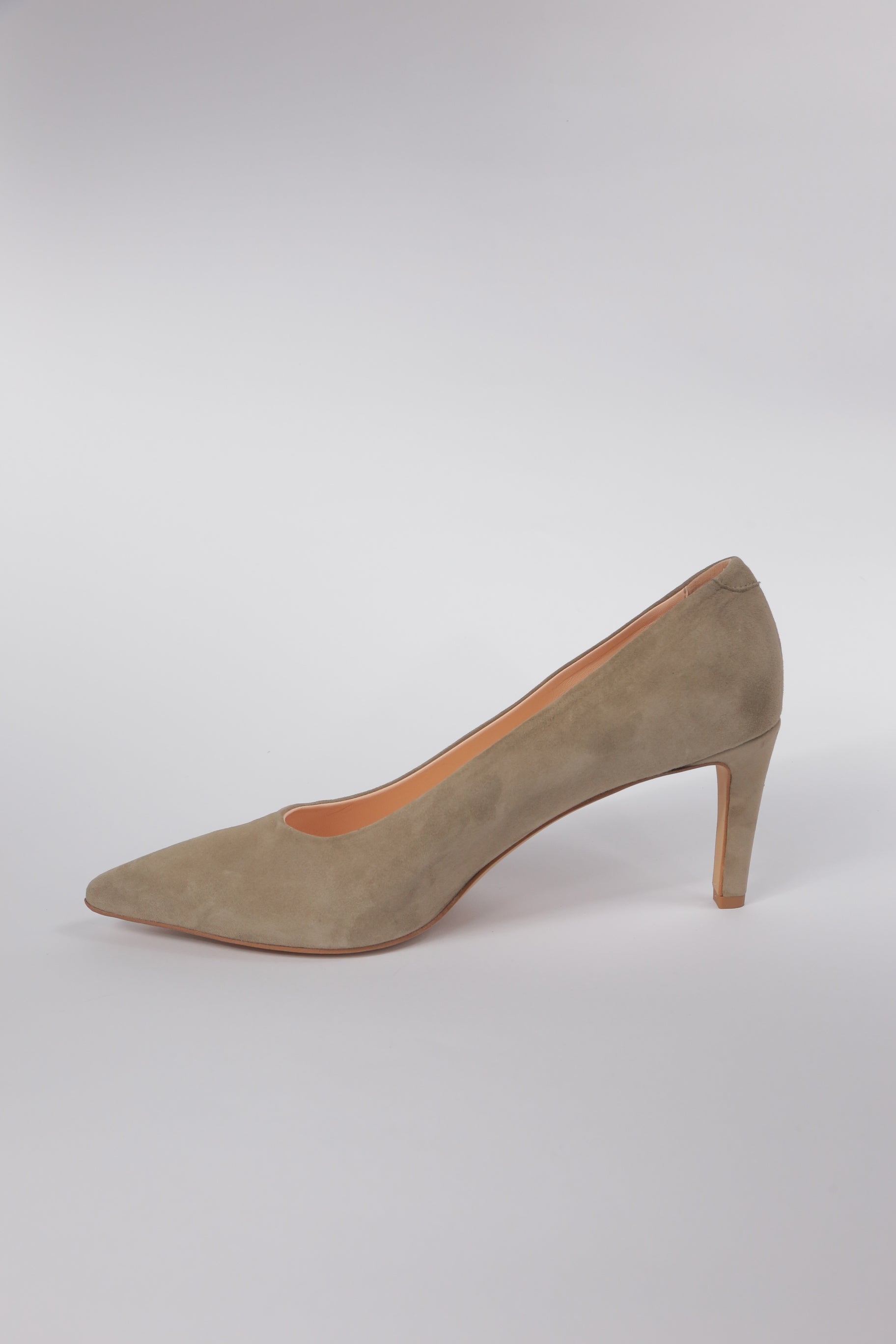 Décolleté Lorena in camoscio color tortora