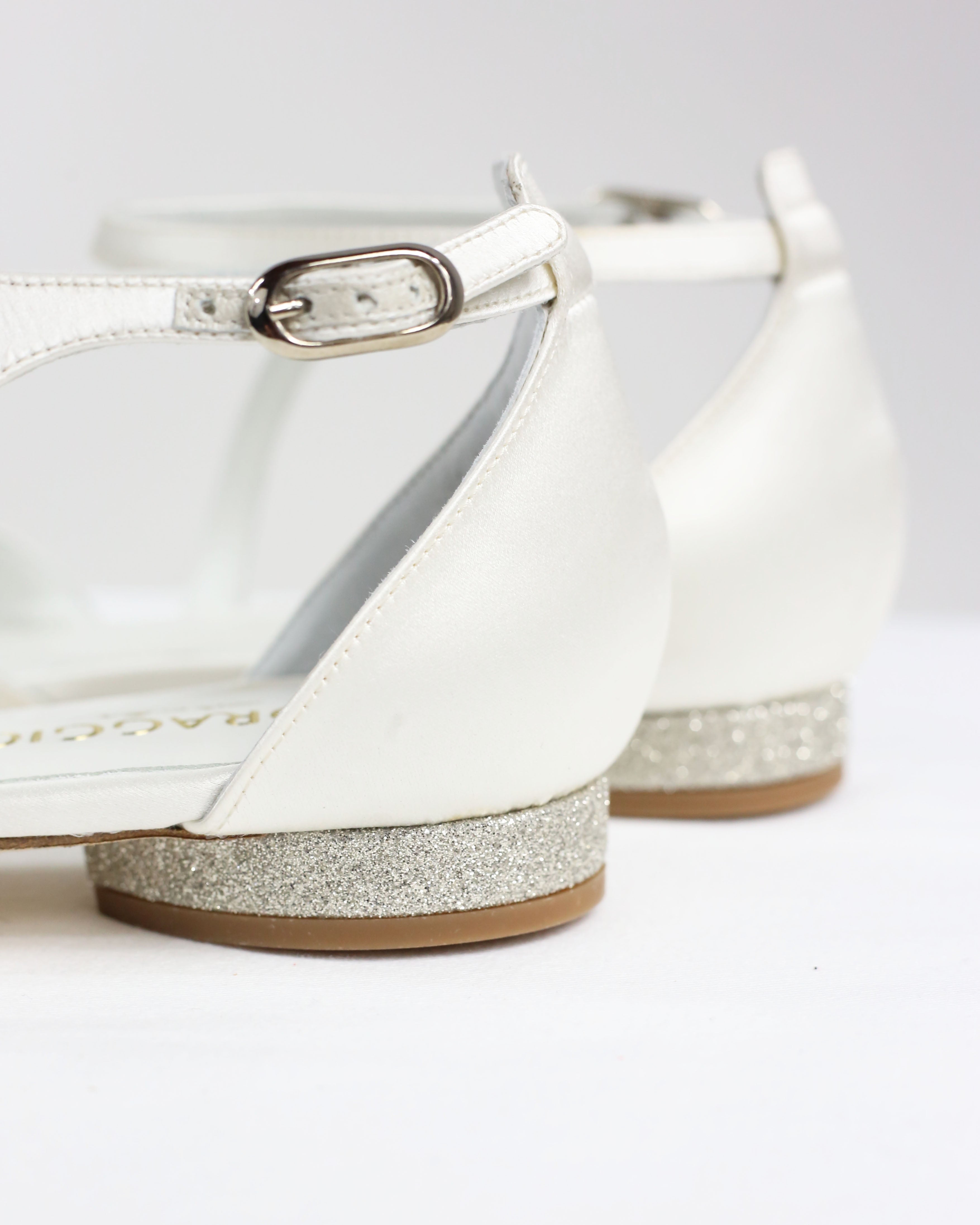 Pre-ordine Ingrid sposa raso bianco