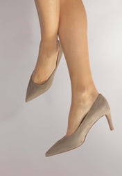Décolleté Lorena in camoscio color tortora