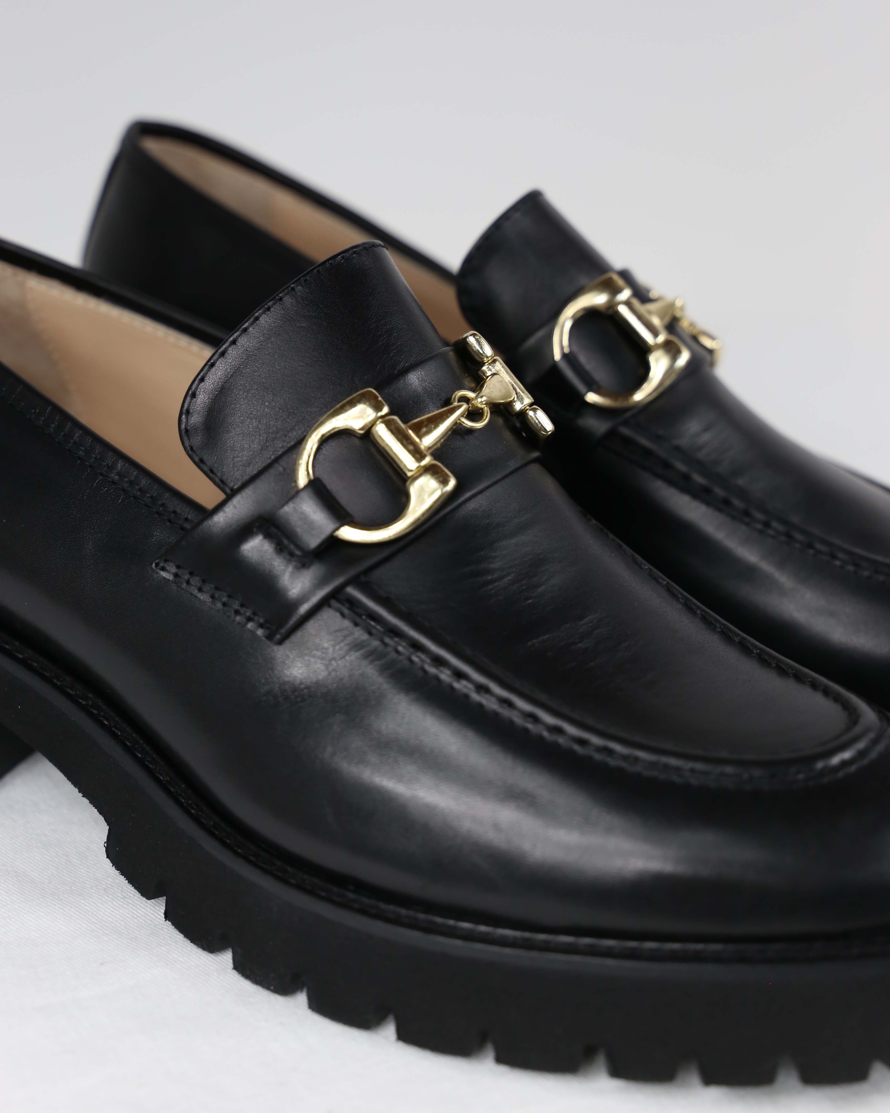 Noemi black con fibbia stondata