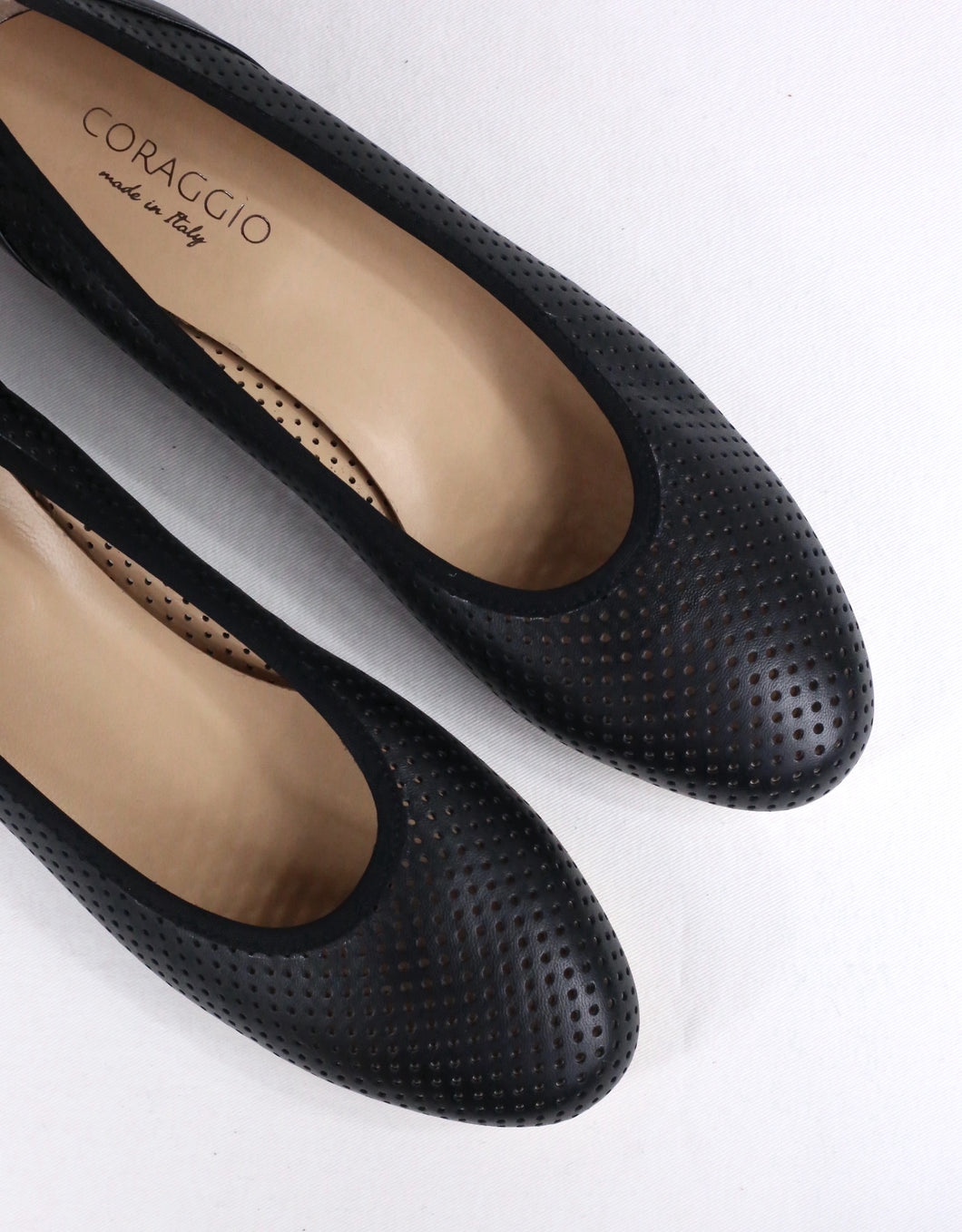 Ballerina Gaia nera con forellini