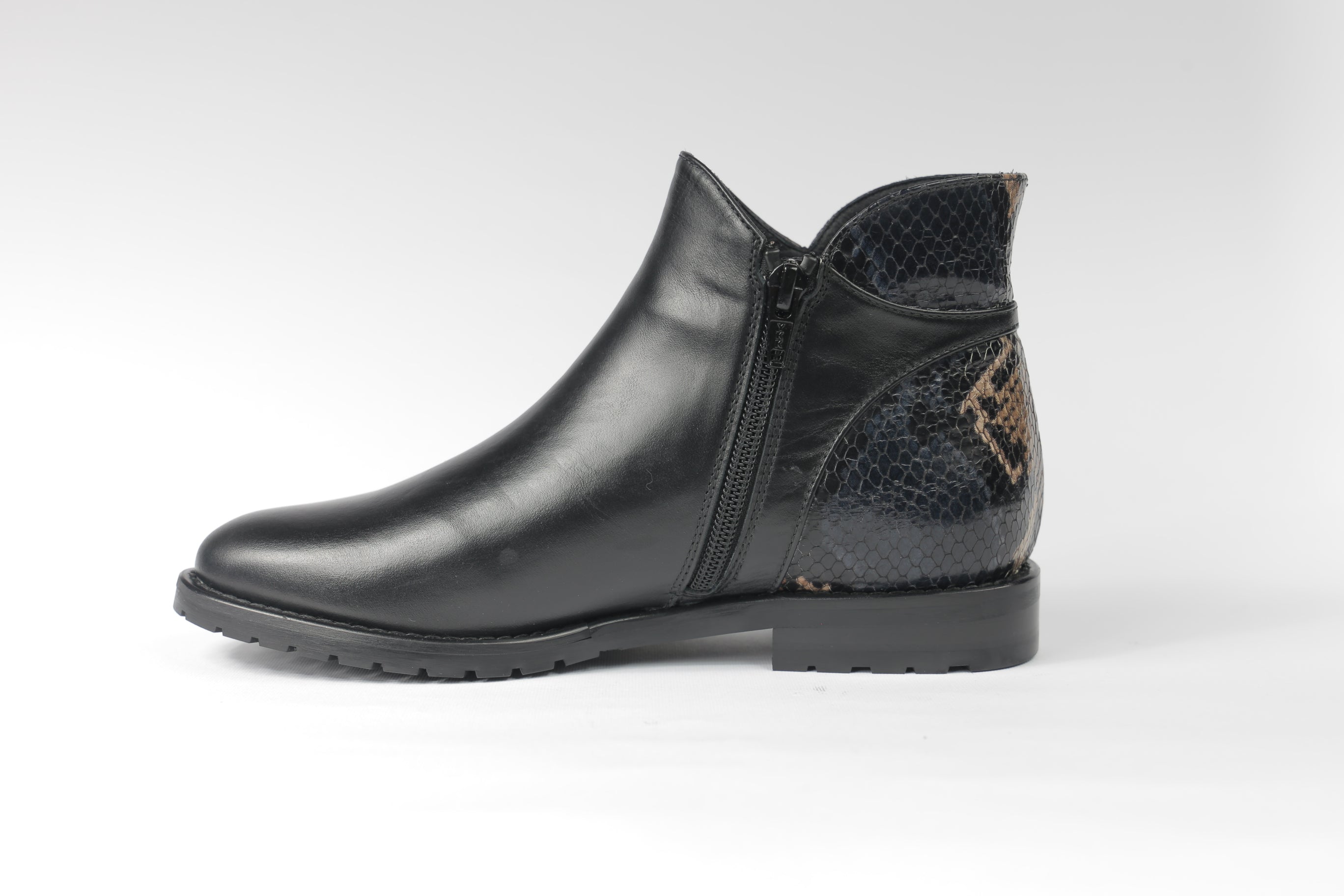 Stivaletto con parte pitonata - ultimi 32-34-35