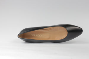 Ballerina in pelle nera con borchiette