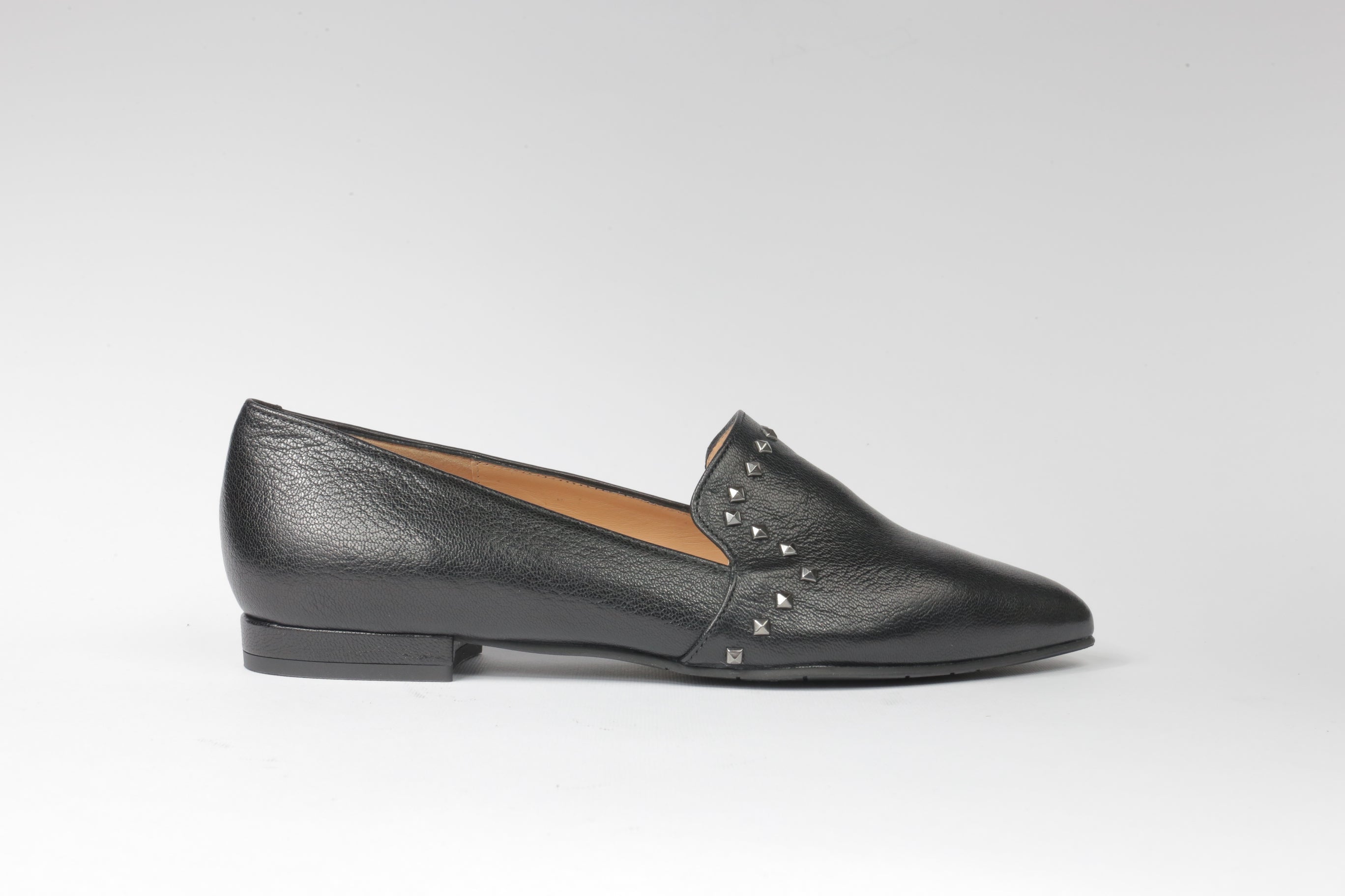 Mocassino nero con borchiette - ultimi 32 - 35 - 46