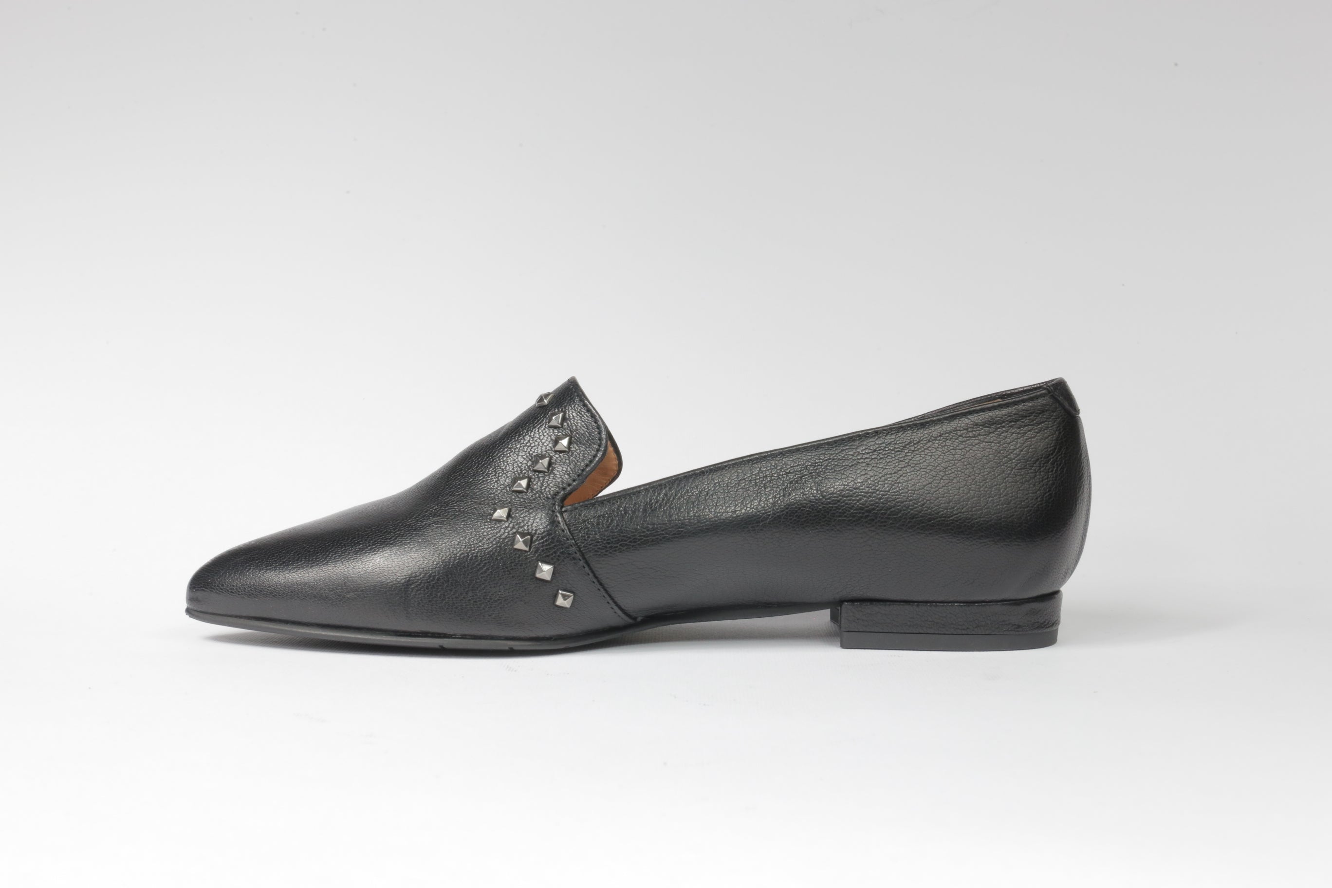 Mocassino nero con borchiette - ultimi 32 - 35 - 46