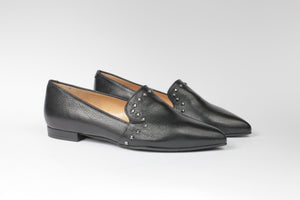 Mocassino nero con borchiette - ultimi 32 - 35 - 46