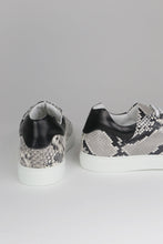 Carica l&#39;immagine nel visualizzatore di Gallery, Sneakers grintose pitonate - ultimi 42 - 44 - 46
