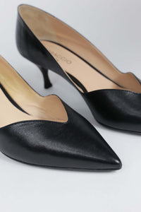 Gilda total black